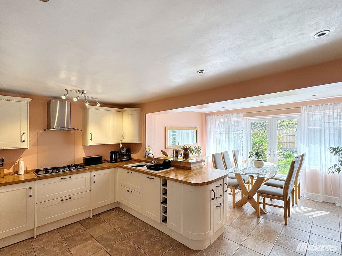 Sandiway Avenue, Widnes, WA8 8LE