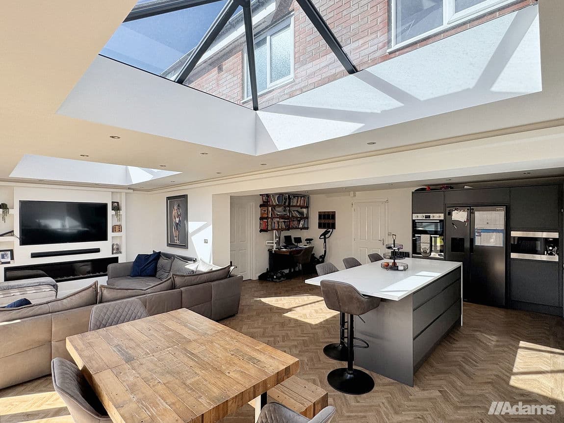 Chadwick Lane, Widnes, WA8 9NN