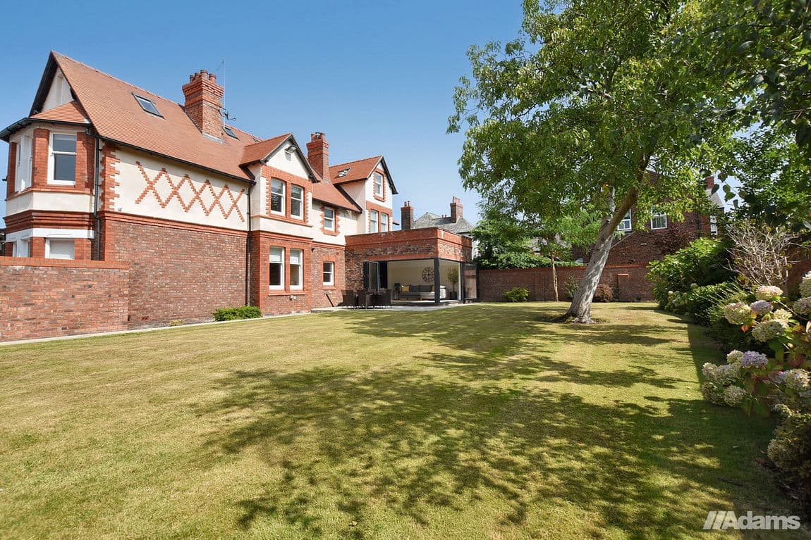 Walton Road, Stockton Heath, Warrington, WA4 6NP