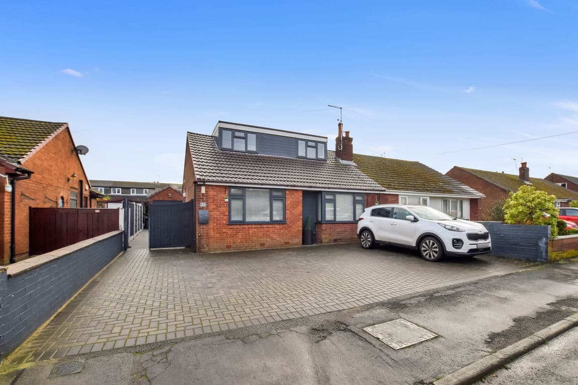 Cedar Avenue, Sutton Weaver, Runcorn, WA7 3ET