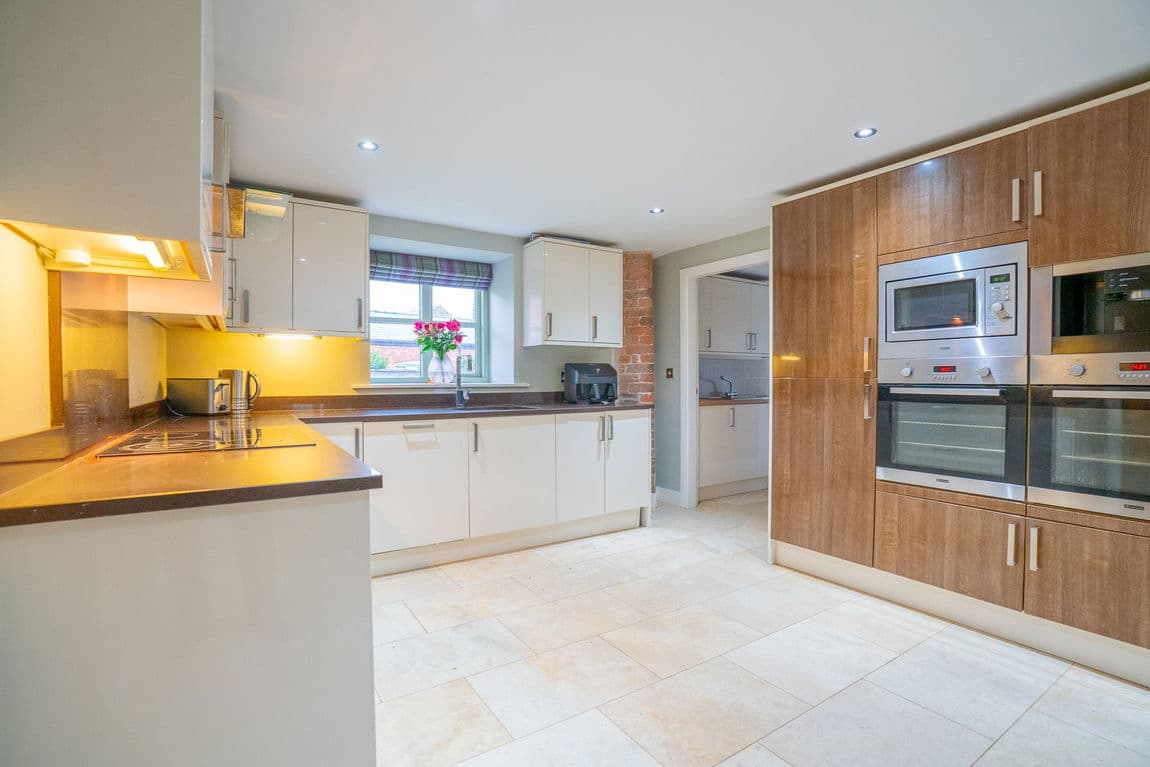 Cranshaw Lane, Widnes, Cheshire, WA8 5BE