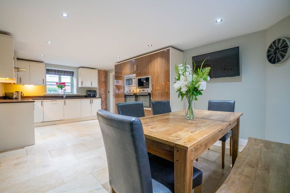 Cranshaw Lane, Widnes, Cheshire, WA8 5BE