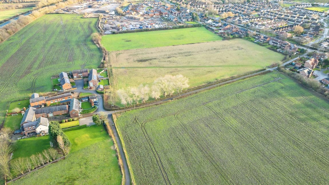 Cranshaw Lane, Widnes, Cheshire, WA8 5BE