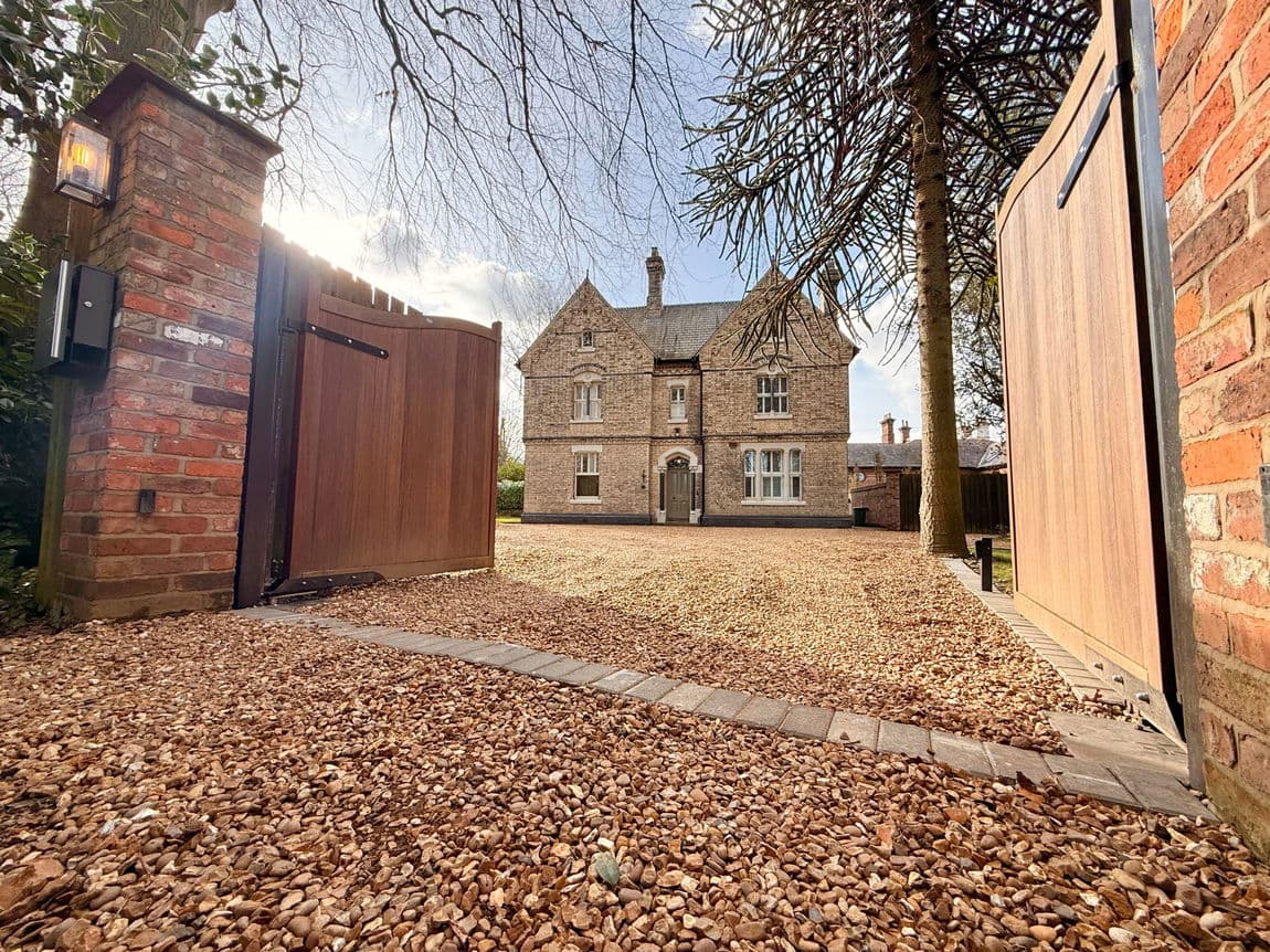 Ackers Road, Stockton Heath, Warrington, WA4 2EA