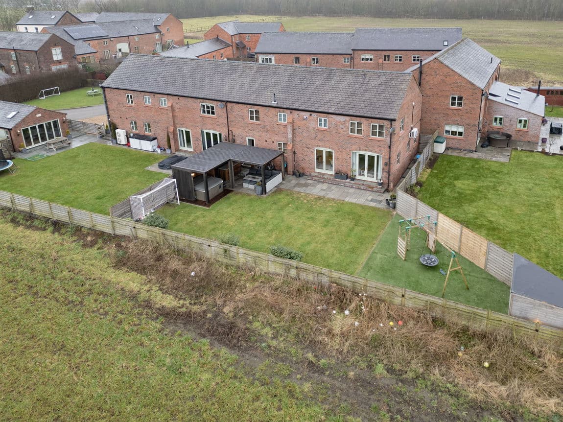 Cranshaw Lane, Widnes, WA8 5BE