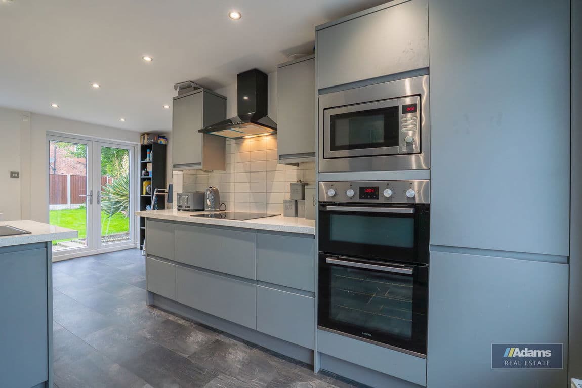 Lincoln Square, Widnes, Cheshire, WA8 6SR