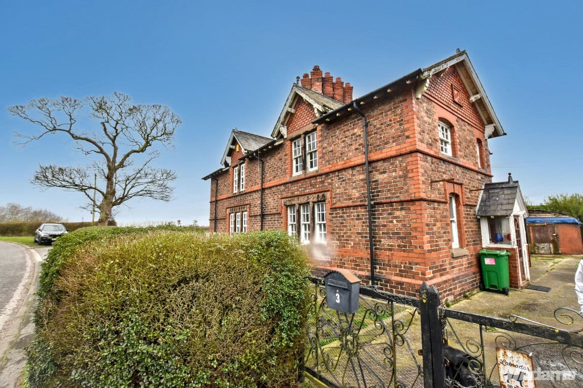 Runcorn Road, Higher Walton, Warrington, WA4 6TW