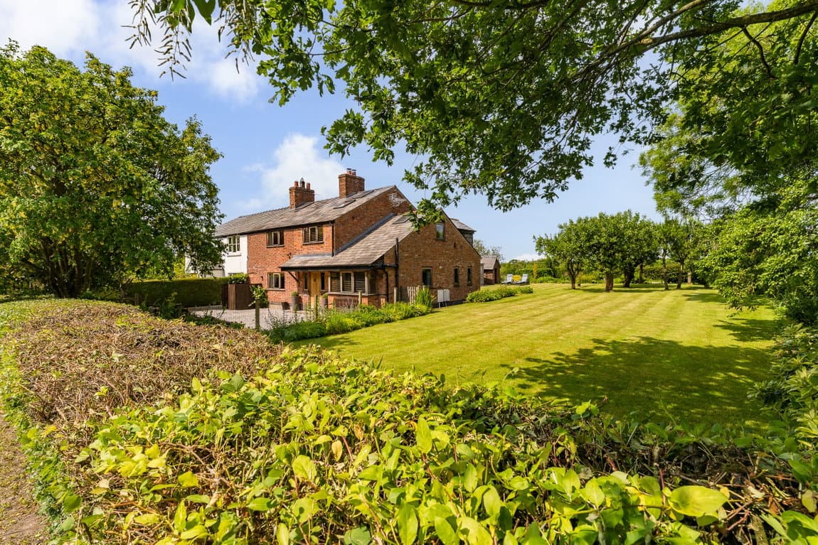 Lumb Brook Road, Appleton, Warrington, WA4 3HN