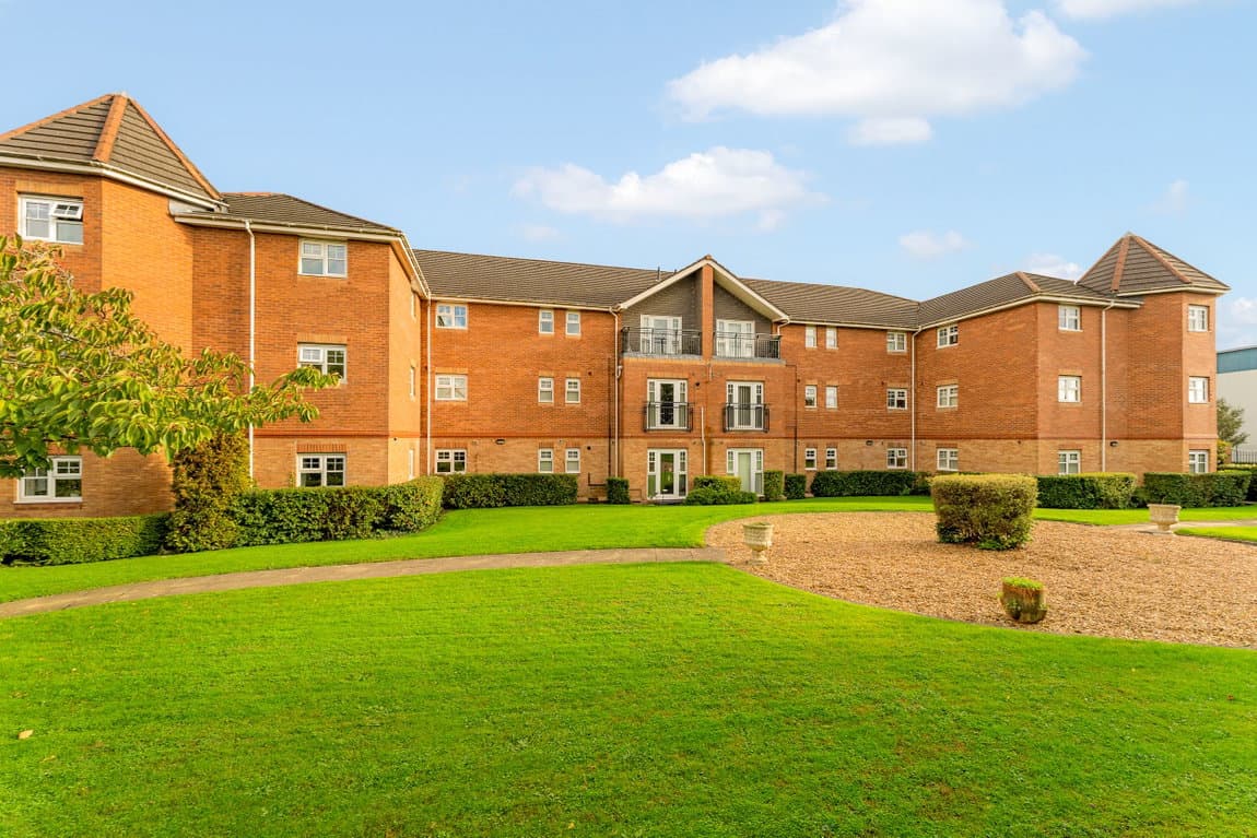 Hampton Court Way, Widnes, WA8 3EA